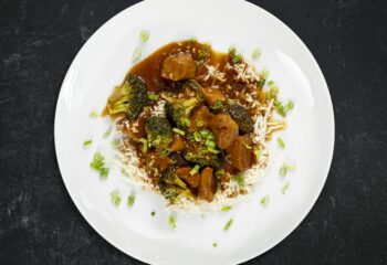 Low Carb Garlic Ginger Free-Range Chicken Stir Fry